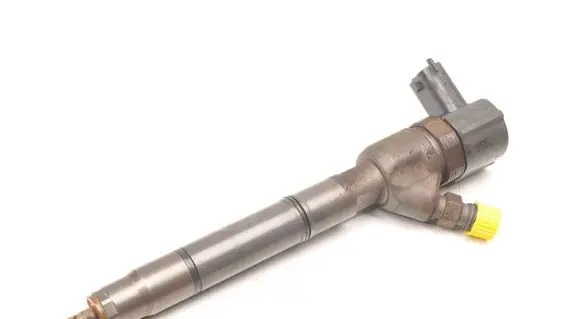 Hyundai i30 Fuel injector 338002A400