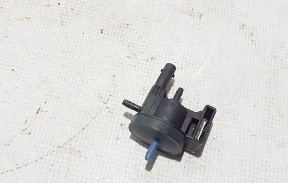 Audi A6 S6 C8 4K Turbo solenoid valve 06K906283