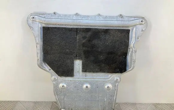 Audi A3 S3 8V Engine splash shield/under tray 5Q7825235B