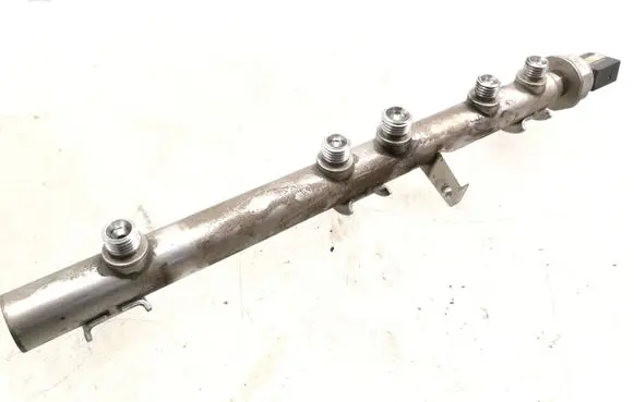BMW 1 E81 E87 Fuel main line pipe 7537319 55PP1101 1019801333