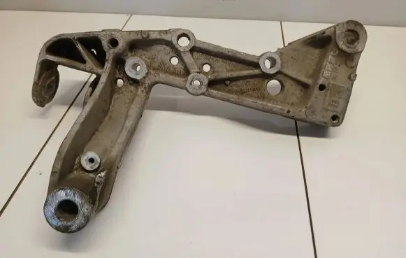 Volkswagen Touran I Front subframe 1K0199297F 15092003 1706AC44