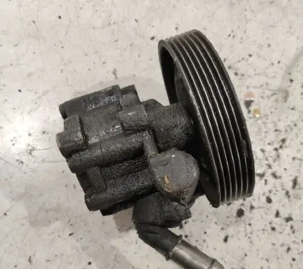 Peugeot 407 Power steering pump 9654713280