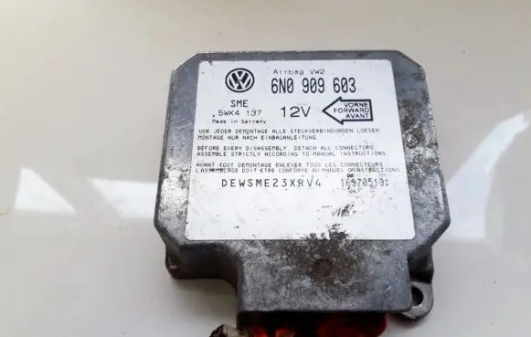 Volkswagen Golf III Airbag control unit/module 6n0909603 5wk4137