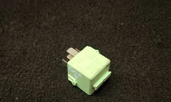 BMW 5 E39 Other relay V23134K59X312 6136 8373700