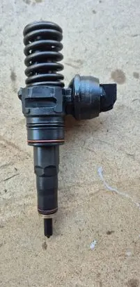 Fuel injector
