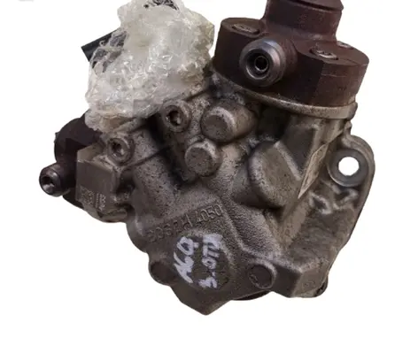 Audi A6 S6 C7 4G Fuel injection high pressure pump 059130775CG 0445010806