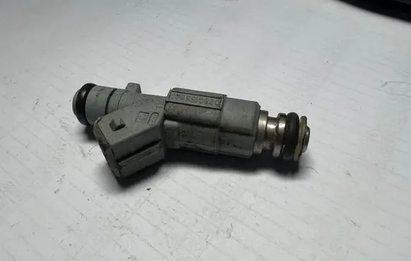 Fuel injector