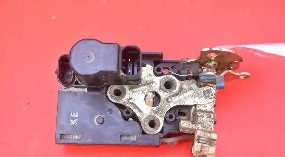 Chevrolet Lacetti Front door lock