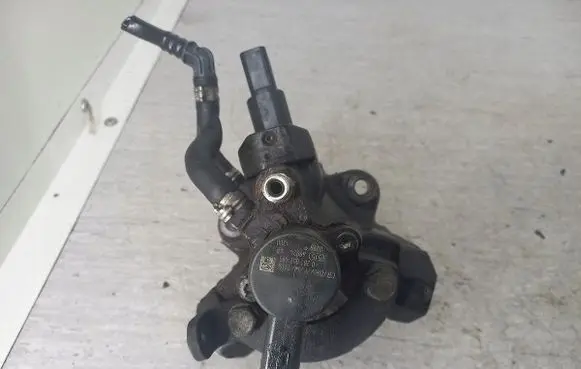Peugeot 807 Fuel injection high pressure pump 0445010021BOSCH