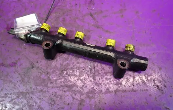 Peugeot Partner Fuel main line pipe