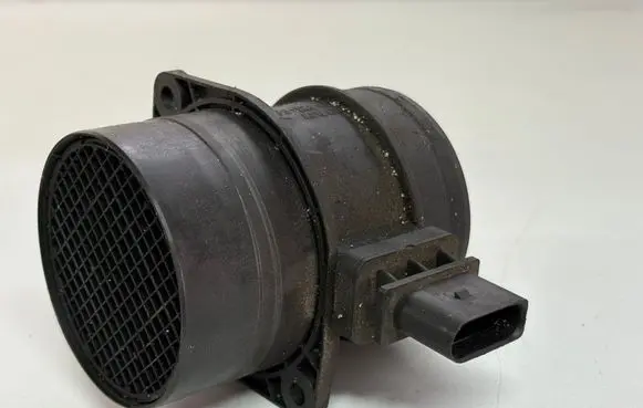 Volkswagen PASSAT B6 Mass air flow meter 028100273 03G906461