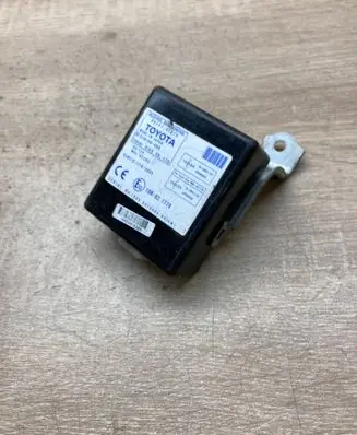 Toyota Corolla Verso E121 Door control unit/module 897410F010 61B168000
