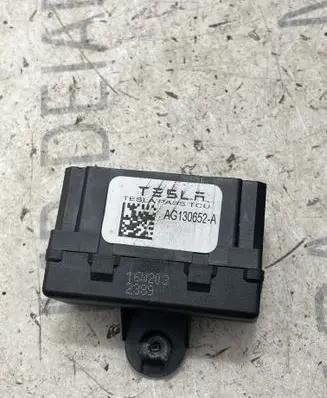 Tesla Model S Seat heating relay AG130652