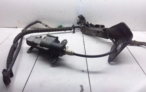 Chrysler Voyager Sliding door lock 214B03M 4125512