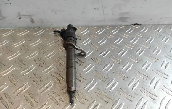 Volvo XC60 Fuel injector 31272767