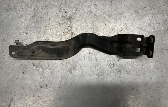 Mercedes-Benz C W204 Headlight/headlamp mounting bracket 204620594 055B