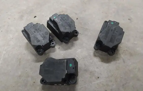 Volvo S60 A/C air flow flap actuator/motor 6G9N19E616BA