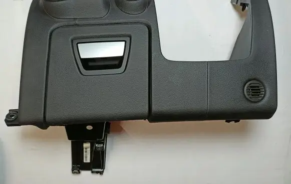 Maserati Ghibli Dashboard center trim panel 6700187040