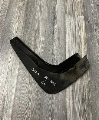 Toyota Avensis T220 Rear mudguard 7662605020