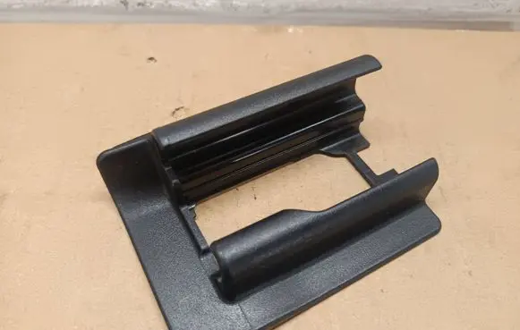 Mercedes-Benz E W212 Front driver seat rail trim A2129190920 78010025
