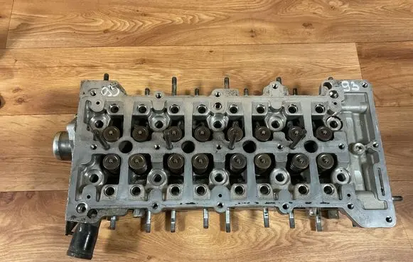 Opel Insignia A Engine head 55571949 0055115628