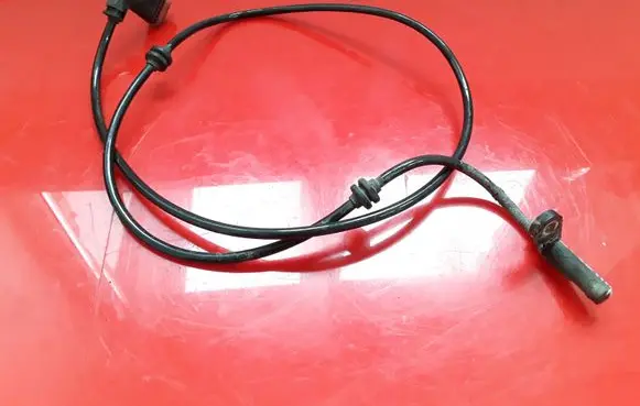 Mercedes-Benz C W204 ABS rear brake sensor A2045400317