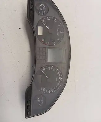 Speedometer (instrument cluster)