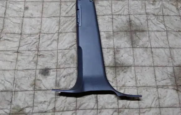 Land Rover Discovery Sport (B) pillar trim (bottom) FK7224397BF8PVJ