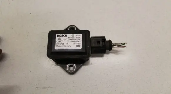 Audi A4 S4 B6 8E 8H ESP acceleration yaw rate sensor 8E0907637A