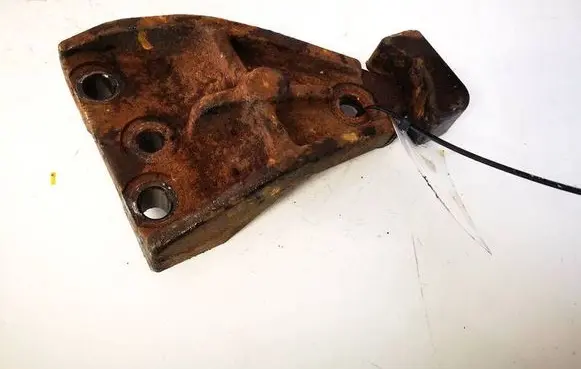 KIA Sorento Engine mounting bracket