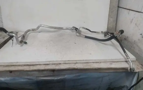 Ford Focus Air conditioning (A/C) pipe/hose H1F1-19A834-NA
