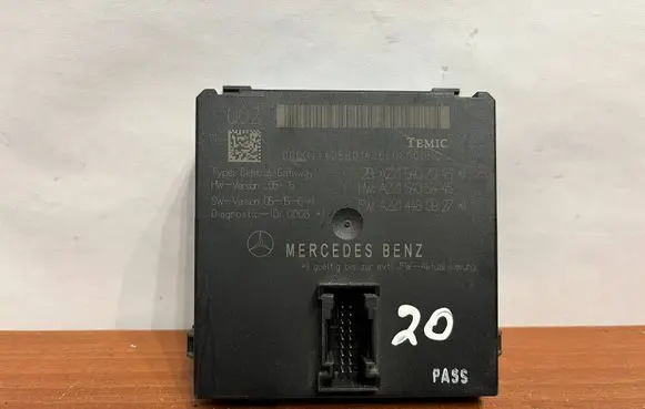 Mercedes-Benz S W221 Gateway control module A2215407045 A2214480927
