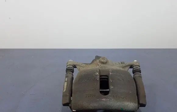 Volkswagen PASSAT CC Front brake caliper