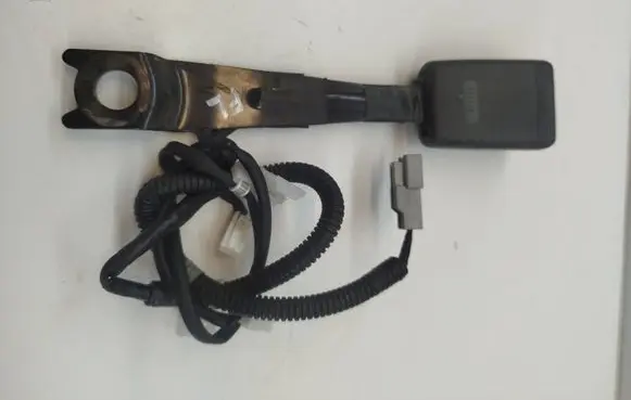 Toyota Verso Front seatbelt buckle 1061222
