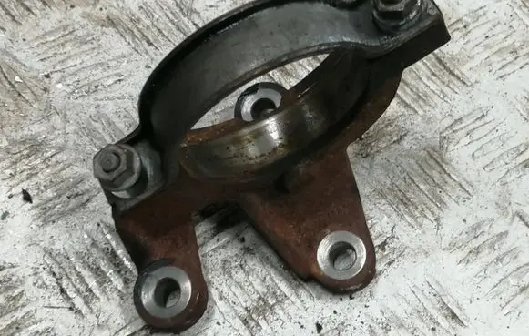 Ford Grand C-MAX Driveshaft support bearing bracket AV613K305CA