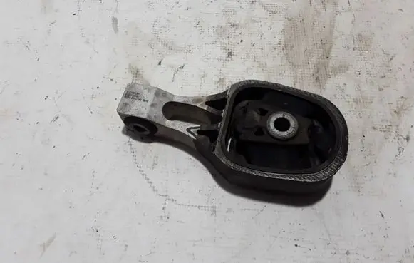 Peugeot 208 Engine mount bracket 9824116780