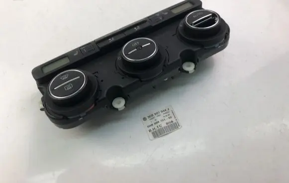 Volkswagen PASSAT B6 Interior fan control switch 3C0907044J