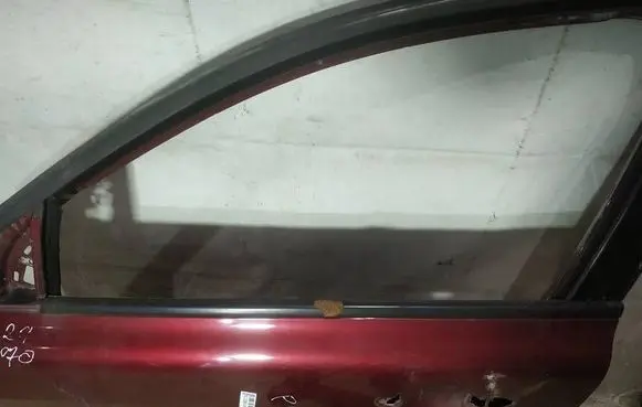 Volvo XC70 Front door glass trim molding 