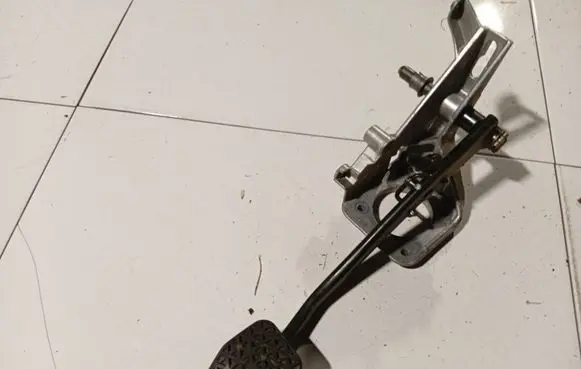 BMW 3 E46 Brake pedal 