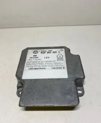 Volkswagen PASSAT B5.5 Airbag control unit/module 6Q0909605C 14010505M 5WK42900