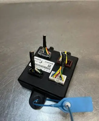 Renault Twingo III Trunk lid opening control unit 