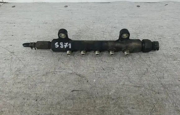 Toyota Avensis T250 Fuel main line pipe 