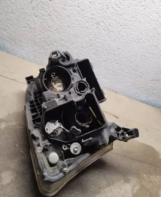 Toyota Avensis T220 Headlight/headlamp 8422