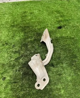 Ford Focus Engine bonnet/hood hinges BM51A16800AD