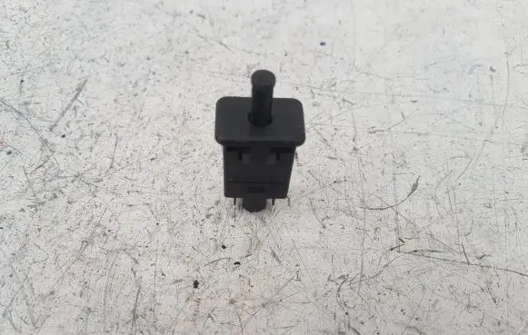 Opel Omega B1 Hand parking brake sensor 90033510