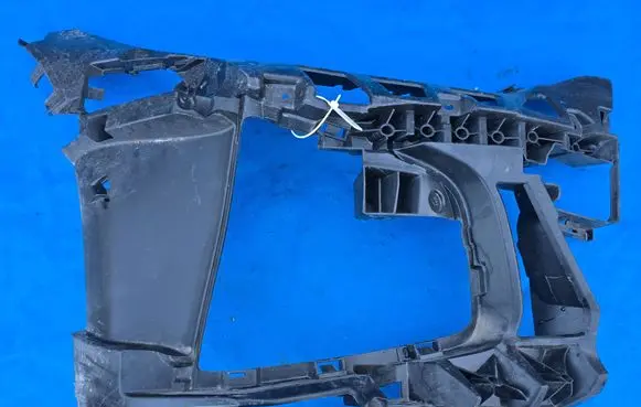 BMW 4 G22 G23 G24 G26 Front bumper mounting bracket 8078612
