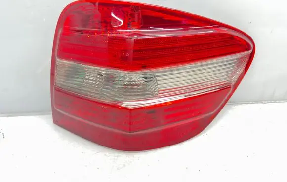 Mercedes-Benz ML W164 Rear/tail lights 404102R