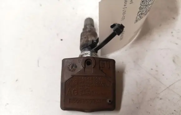Opel Astra J Tire pressure sensor 13348393