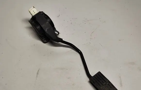 Peugeot 407 Accelerator throttle pedal F00C3E2429