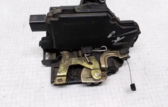 Seat Leon (1M) Rear door lock